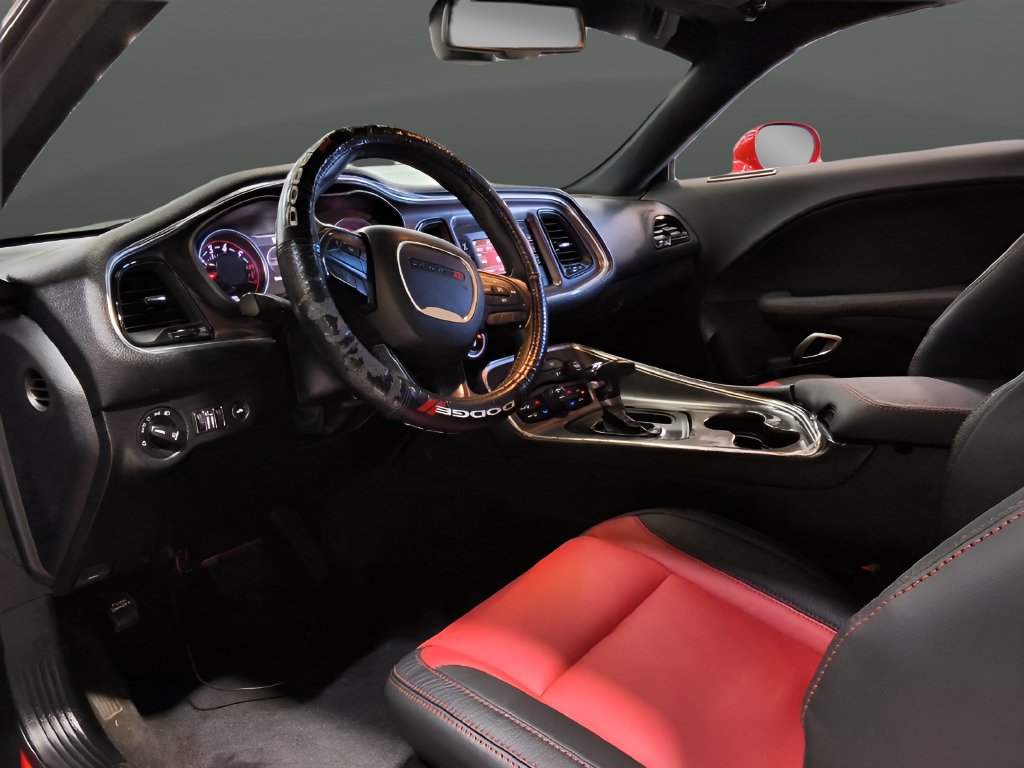 Used 2017 Dodge Challenger R/T RWD image 12