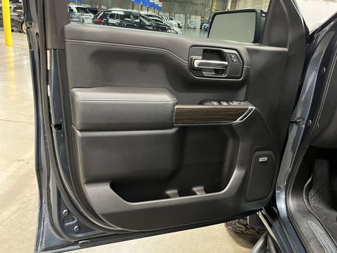 Used 2019 Chevrolet Silverado 1500 LT Trail Boss AWD/4WD image 19
