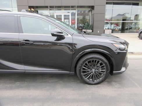 Used 2025 Lexus RX 350h image 12