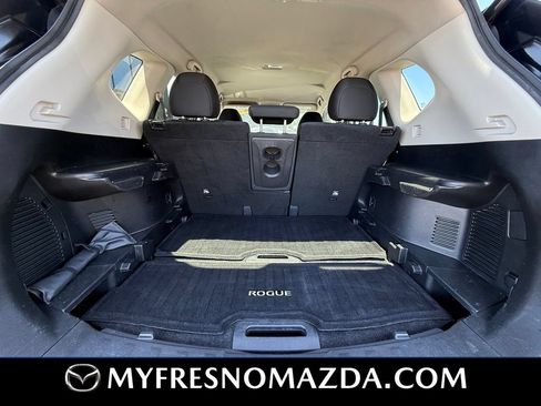 Used 2018 Nissan Rogue SV AWD/4WD image 8