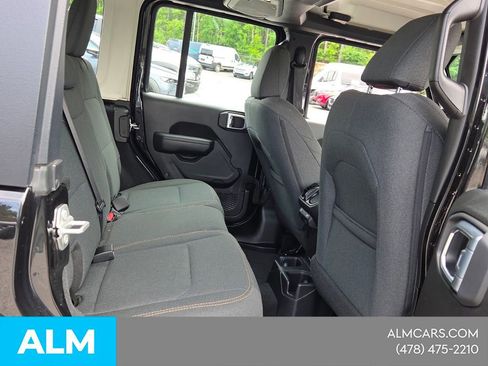Used 2025 Jeep Wrangler Unlimited Sport AWD/4WD image 16