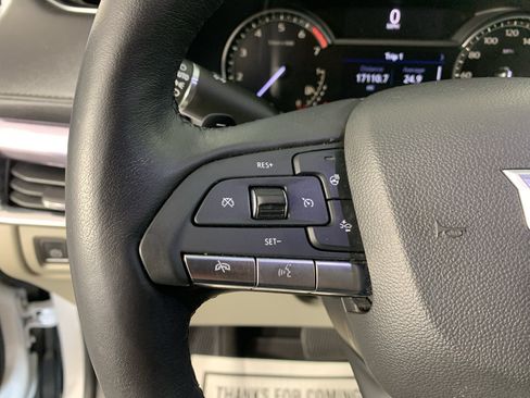 Used 2021 Cadillac XT4 Luxury w/ Cold Weather Package FWD image 18