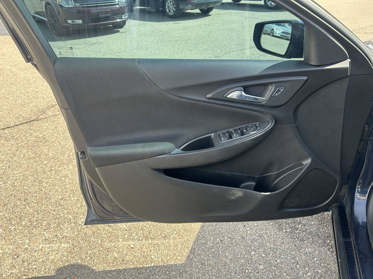 Used 2016 Chevrolet Malibu LT FWD image 14