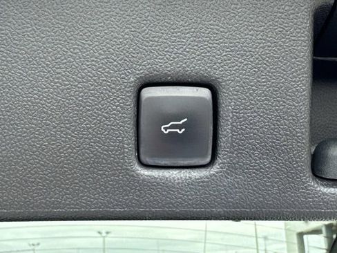 Used 2021 Ford Escape SE w/ Convenience Package FWD image 15