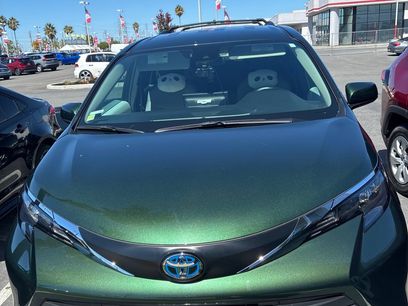 Used 2025 Toyota Sienna LE