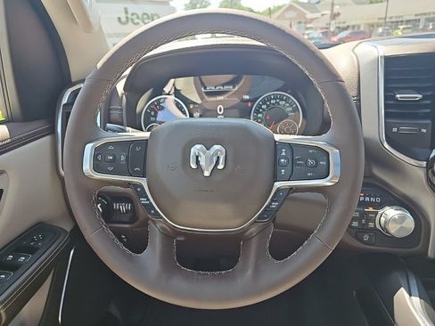 Used 2025 RAM 1500 Laramie AWD/4WD image 31