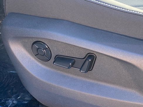 New 2026 Volkswagen Tiguan SE R-Line image 8