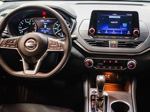 Used 2022 Nissan Altima 2.5 SV image 11