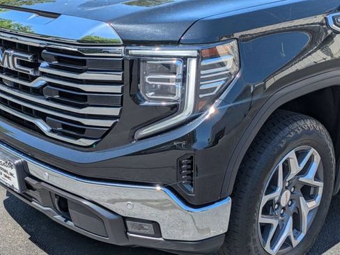 Certified 2023 GMC Sierra 1500 SLT w/ SLT Premium Package AWD/4WD image 9