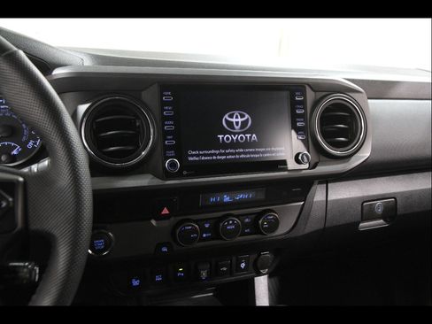 Used 2022 Toyota Tacoma TRD Off-Road w/ Technology Package RWD image 9