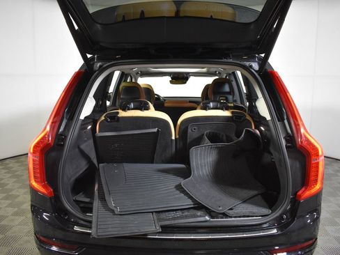 Used 2016 Volvo XC90 T6 Momentum w/ Momentum Plus Package AWD/4WD image 29
