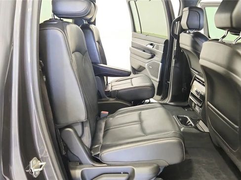 Used 2022 Jeep Wagoneer Series III w/ Convenience Group I AWD/4WD image 37