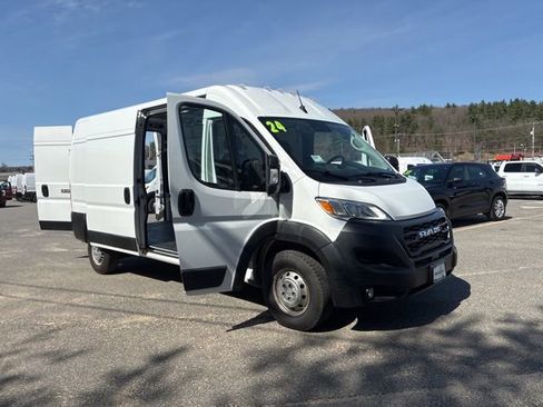 Used 2024 RAM ProMaster 2500 w/ Convenience Group FWD image 13