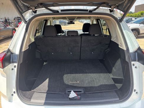 Used 2025 Nissan Rogue SV AWD/4WD image 33
