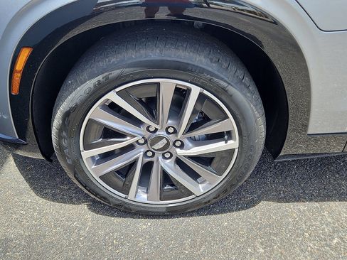 New 2026 Cadillac Vistiq Sport w/ LPO, Floor Liner Package image 8