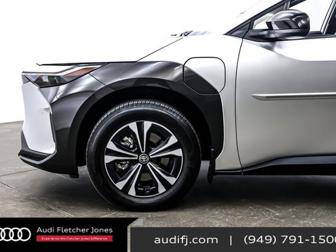 Used 2024 Toyota bZ4X FWD image 9