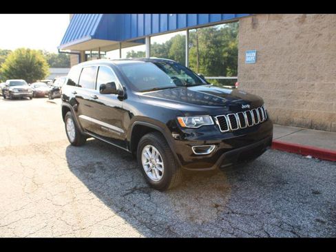 Used 2018 Jeep Grand Cherokee Laredo RWD image 1