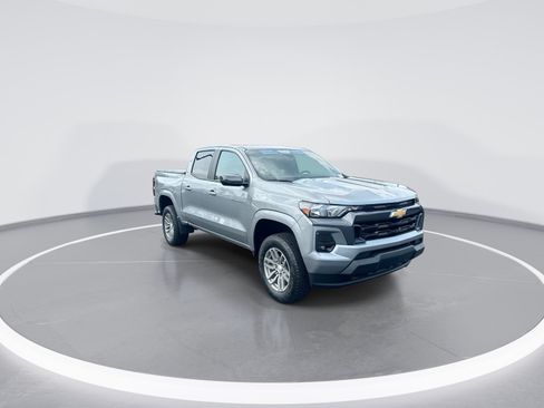 Used 2023 Chevrolet Colorado LT w/ LT Convenience Package II AWD/4WD image 2