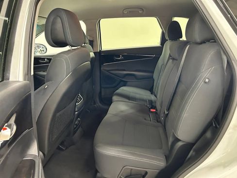 Used 2017 Kia Sorento AWD image 21