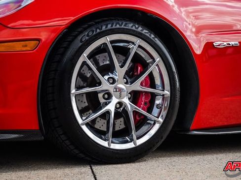Used 2011 Chevrolet Corvette Z06 w/ Z06 Carbon Fiber Package RWD image 43