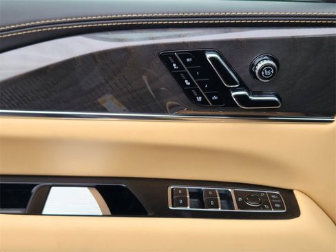 New 2025 Cadillac Escalade IQ Luxury 2 w/ LPO, Radiant Package image 15