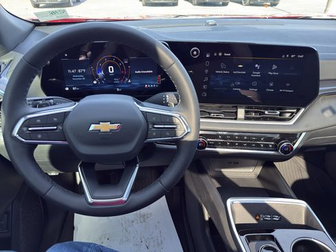 New 2026 Chevrolet Equinox LT image 11