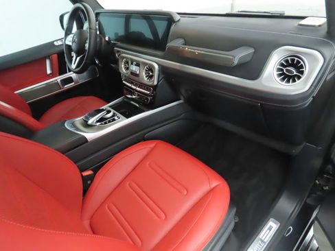 Used 2024 Mercedes-Benz G 550 image 18