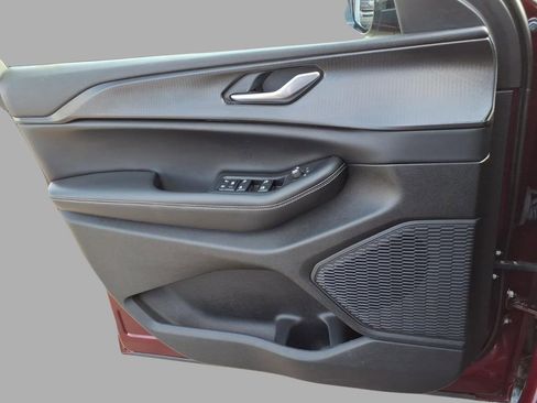 Used 2023 Jeep Grand Cherokee Altitude image 17