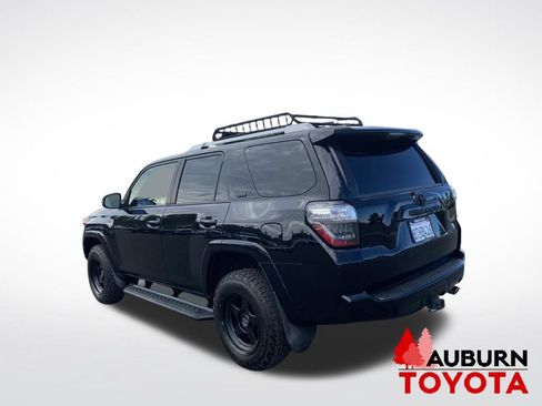 Used 2017 Toyota 4Runner SR5 AWD/4WD image 5