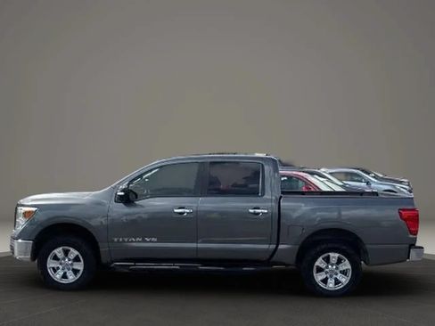 Used 2019 Nissan Titan SV AWD/4WD image 2