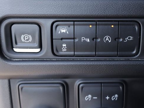 Used 2021 GMC Yukon SLT image 23