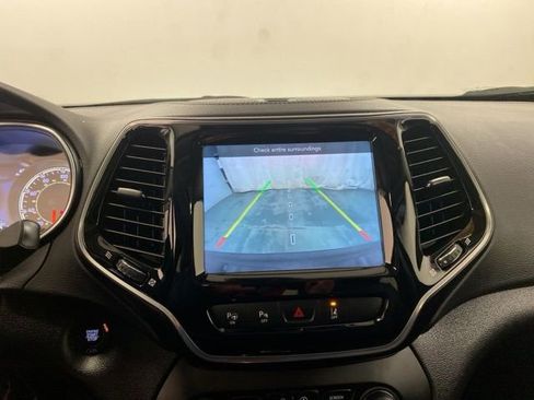 Used 2022 Jeep Cherokee Limited image 14