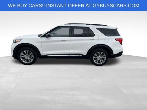 Used 2023 Ford Explorer XLT w/ Equipment Group 202A image 3