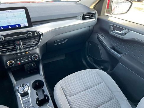 Used 2020 Ford Escape SE image 32