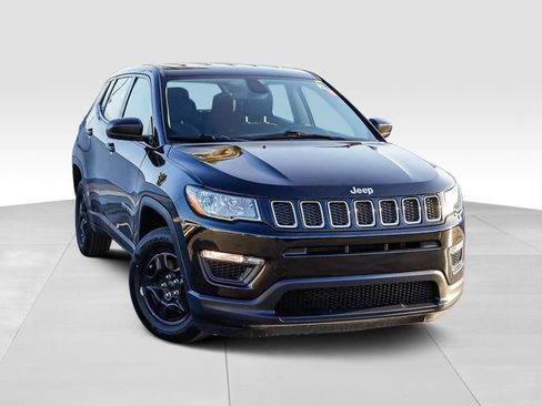 Used 2021 Jeep Compass Sport FWD image 2