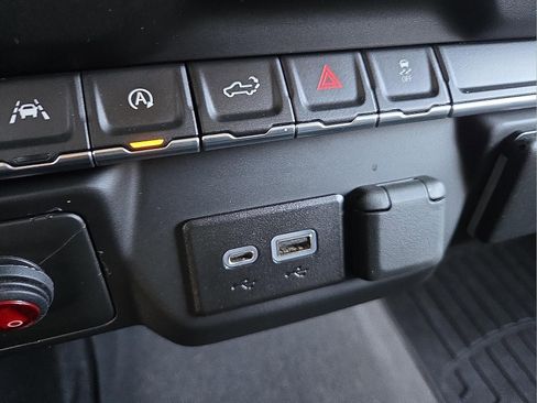 Used 2022 Chevrolet Silverado 1500 Custom image 19