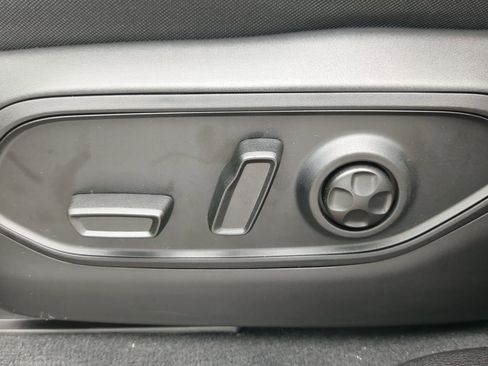 New 2025 Jeep Grand Cherokee Laredo X w/ Luxury Tech Group I image 28