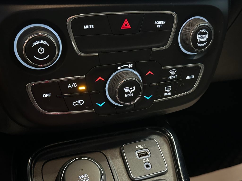 Used 2021 Jeep Compass Latitude AWD/4WD image 15