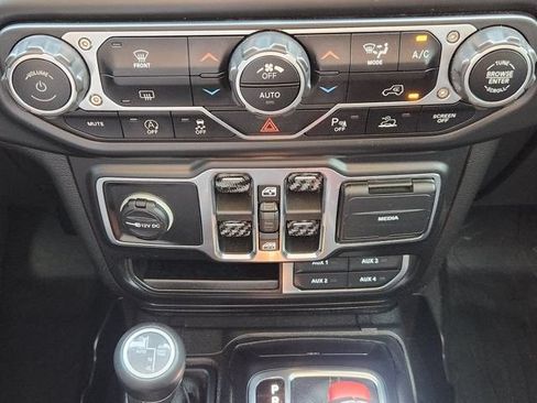 Used 2021 Jeep Gladiator Overland AWD/4WD image 17