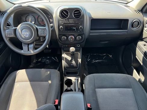 Used 2016 Jeep Patriot Sport w/ Power Value Group AWD/4WD image 10