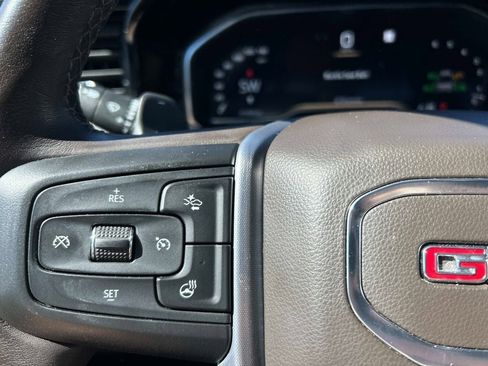 Used 2022 GMC Sierra 1500 SLT w/ SLT Premium Plus Package AWD/4WD image 28