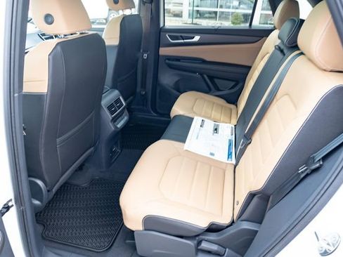 New 2026 Volkswagen Atlas Cross Sport SEL R-Line image 30