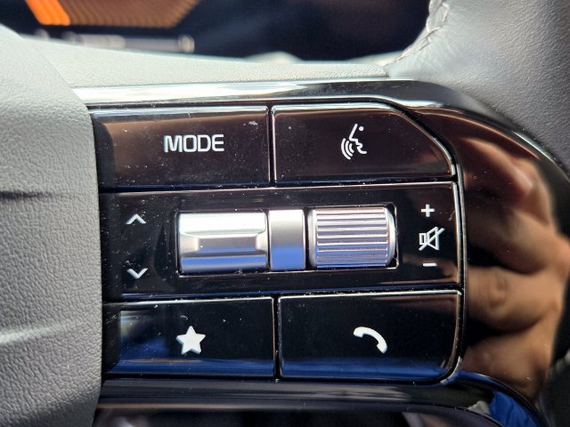 Used 2026 Kia Sorento LX FWD image 25