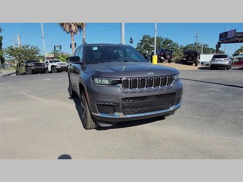 New 2025 Jeep Grand Cherokee L Limited w/ Luxury Tech Group II image 28