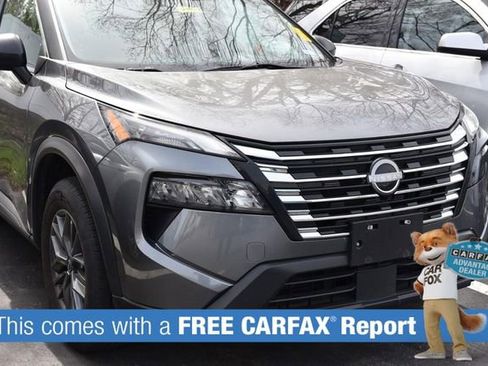 Used 2024 Nissan Rogue S image 2