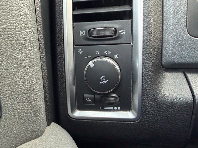 Used 2018 RAM 1500 Classic SLT w/ SLT Plus D←cor Group AWD/4WD image 24