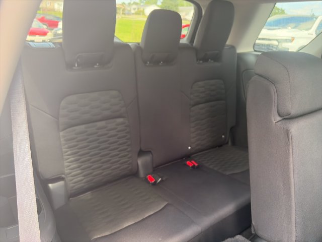 Used 2025 Nissan Pathfinder S FWD image 27