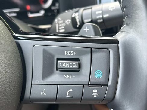 Used 2025 Nissan Pathfinder Platinum w/ Cargo Package FWD image 31