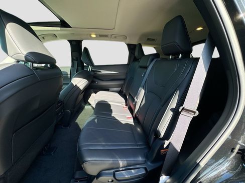 Used 2027 INFINITI QX60 Luxe w/ Cargo Package FWD image 27