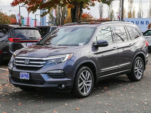 Used 2017 Honda Pilot Touring image 4
